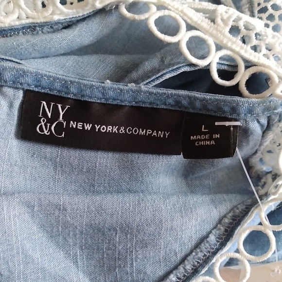 New York & Company Chambray Halter peplum hem top, size Large - Picture 6 of 10